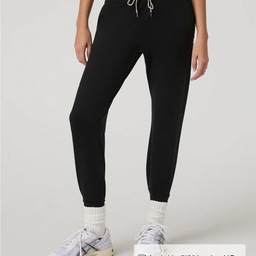 Black Vuori Joggers  with Drawstring. Super soft fabric! Great condition.